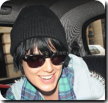 Agyness Deyn
sporting a new look with black hair, arriving at the Mayfair Hotel.
London, England - 19.09.09 Mandatory/IANS-WENN