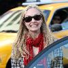 ***Exclusive***
Amanda Seyfried
returns to her car after shopping in Hollywood with a friend..