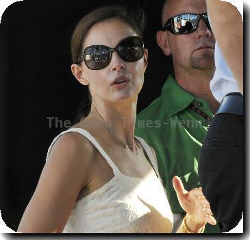 Ashley Judd supports her husband