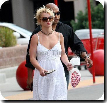 Britney Spears
leaving Target after enjoying a day of shopping.