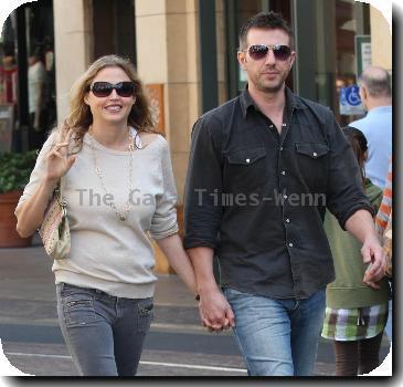 Estella Warren out shopping with her boyfriend in HollywoodCalifornia, USA - 11/10/09Credit: IANS-WENN