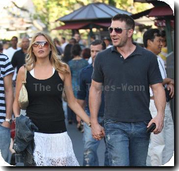 Estella Warren shopping with her boyfriend in Hollywood Los Angeles.