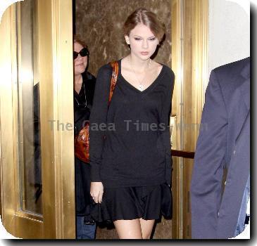 Taylor Swift leaving her Manhattan hotel with her mother Andrea Swift New York City.