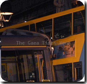 tram_bus_crash_1_wenn2576560_223_O