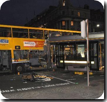 tram_bus_crash_3_wenn2576562_223_O