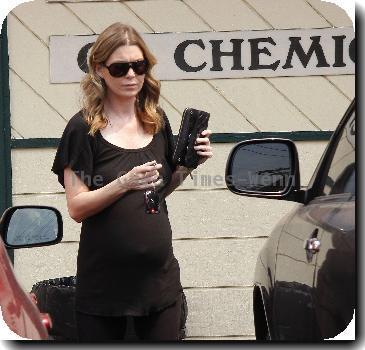 Pregnant actress Ellen Pompeo