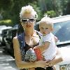 Gwen Stefani and her daughter Zuma goes shopping at Bristol Farms then stop by the park to change Zuma's diaper..