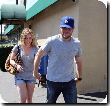 Hilary Duff and Mike Comrie
arriving together at Hugos Restaurant for lunch
Los Angeles, California - 29.08.09
Credit: (Mandatory) WENN/IANS