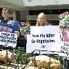 Peta protest outside the Swine Flu Conference at the Hyatt Regency
Washington DC, USA - 19.08.09
Mandatory Credit : Carrie Devorah /IANS- WENN