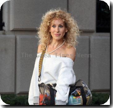 Sarah Jessica Parker
wears an outfit inspired by 'Flashdance' on the set of her new movie 'Sex and the City 2' filming on location in Manhattan.