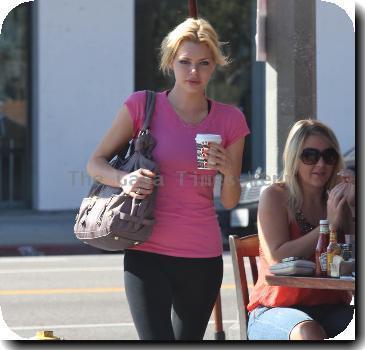 **Exclusive**
Sophie Monk
stops off for breakfast while out and about in Hollywood.