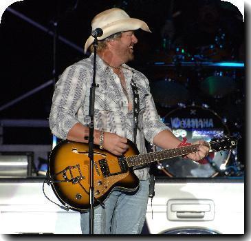 Toby Keith performs live