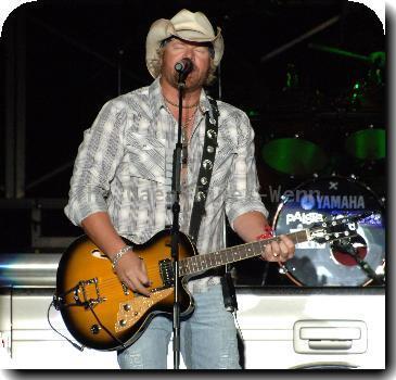 Toby Keith performs live