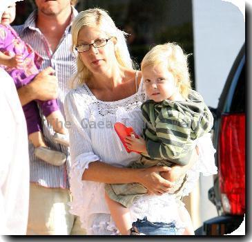 Tori Spelling 
with her daughter Stella at Cross Creek Park.