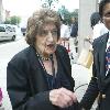 Iconic journalist Helen Thomas in conversation with colleagues Washington DC, USA –