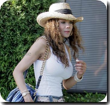 La Toya Jackson leaving Lloyd Klein Couture after having a dress fitting Los Angeles.