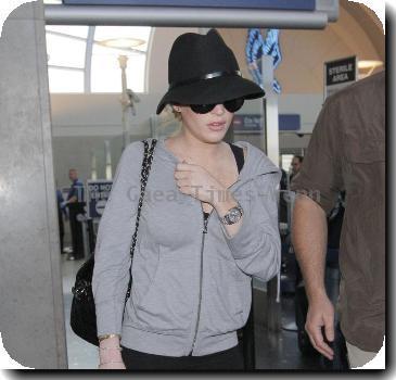 Lindsay Lohan arrives at Los Angeles International Airport.  Los Angeles.