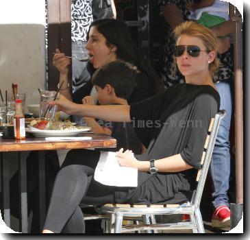 ***Exclusive***Lo Bosworth having breakfast with a friend in Hollywood. Los Angeles, California.