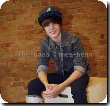 **Exclusive** Singer Justin Bieber backstage at Viva TV studios right before a live appearance on the show