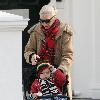 Gwen Stefani
taking her son Kingston Rossdale for a walk.