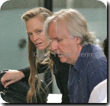 Suzy Amis, Director James Cameron's wife, arriving at LAX airport to catch a flight Los Angeles.