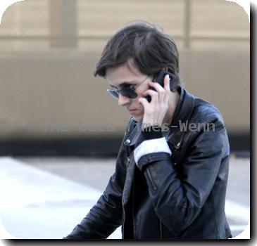 Samantha Ronson in sunglasses and a black leather bikers jacket, arrives at Maxfield to do some last minute Christmas shopping..