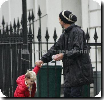 Gavin Rossdale and son Kingston
 go for a walk in Primrose Hill.