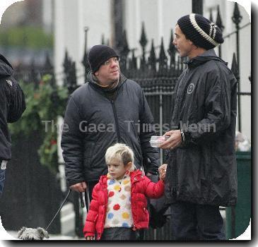 Gavin Rossdale and son Kingston
 go for a walk in Primrose Hill.