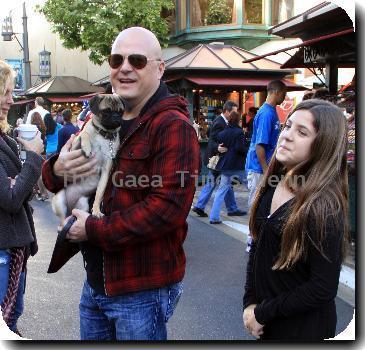 Michael Chiklis Christmas shopping with his family and his dog in Hollywood.Los Angeles.