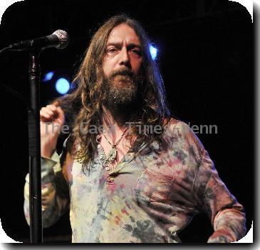 ROBINSON WELCOMES DAUGHTER
BLACK CROWES rocker CHRIS ROBINSON is celebrating after the birth of a baby daughter on Saturday (26Dec09).
  The frontman and his wife Allison Bridges, who he married earlier this year (09), welcomed their first child together the day after Christmas (25Dec09) at their Los Angeles home.
  The musician and his wife named the newborn Cheyenne Genevieve.
  A spokesperson for Robinson tells People.com,