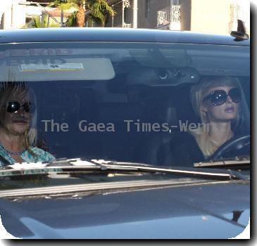 Paris Hilton leaving Villa Blanca restaurant in Beverly Hills after celebrating a family birthday. Los Angeles, California.