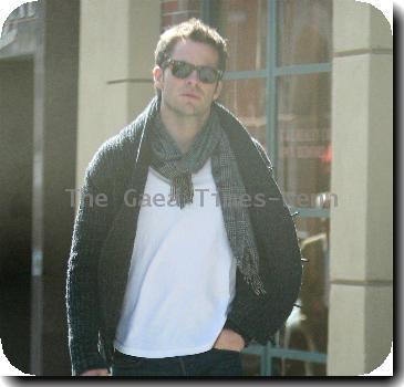 Chris Pine
leaving a pharmacy in Beverly Hills
Los Angeles, California.