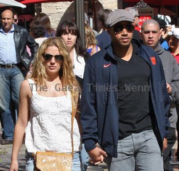 Donald Faison and his girlfriend CaCee Cobb shopping together at The Grove in Hollywood. Los Angeles, California.