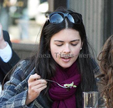 Katie Lee eating lunch with a friend at Bar Pitti in Manhattan's West Village
New York City, USA.