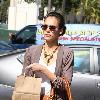 Jessica Alba takes her car to a Beverly Hills carwash.
Los Angeles, California.