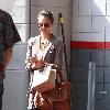 Jessica Alba takes her car to a Beverly Hills carwash.
Los Angeles, California.