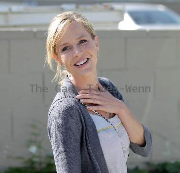 'Desperate Housewives' star Julie Benz is in good spirits while leaving Lemonade in West Hollywood after having lunch with friends.
Los Angeles, California.