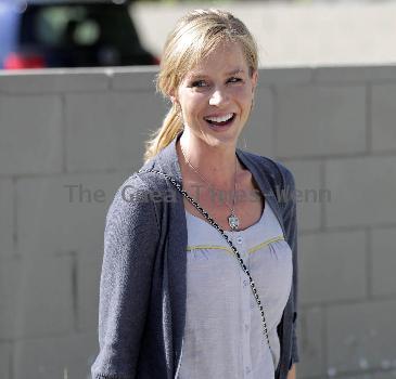 'Desperate Housewives' star Julie Benz is in good spirits while leaving Lemonade in West Hollywood after having lunch with friends.
Los Angeles, California.