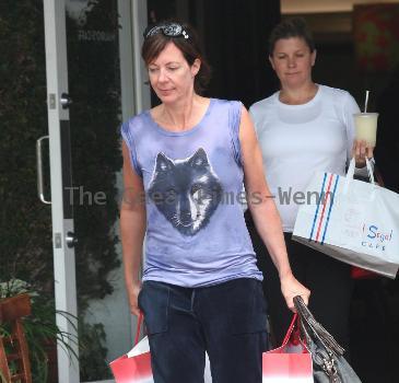 Allison Janney
leaving Fred Segal in West Hollywood after shopping
Los Angeles, California.