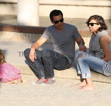 Jessica Alba with her husband Cash Warren and their daughter Honor Marie Warren 
enjoying some time together as a family at Beverly Hills Park
Los Angeles, USA.