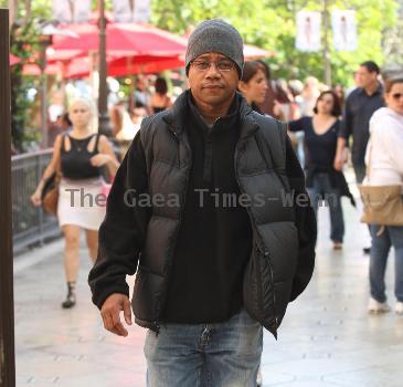 Cuba Gooding Jr out shopping at The Grove 
Hollywood, USA.