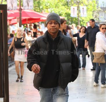 Cuba Gooding Jr out shopping at The Grove 
Hollywood, USA.