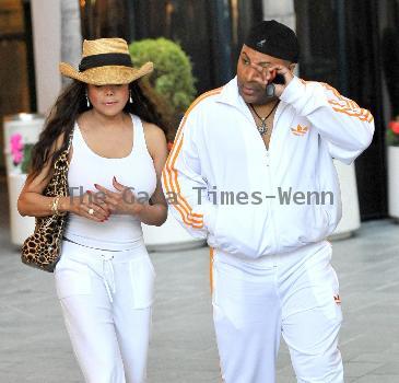 La Toya Jackson shops in Brentwood Los Angeles.