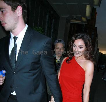 Danny Cipriani and Kelly Brook 
arriving at Claridges hotel in Mayfair. Danny appears to be sporting a rugby injury with his thumb in a bandage. 
London, England.