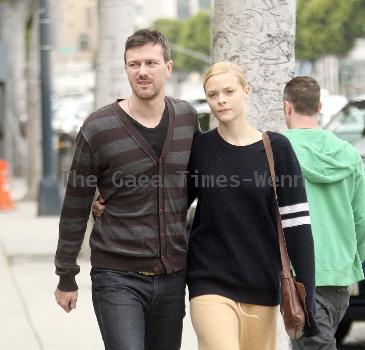 Actress Jaime King out for a romantic stroll with her boyfriend Beverly Hills.