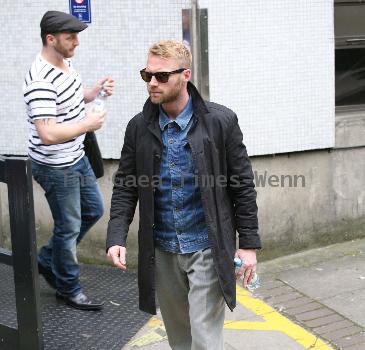 Ronan Keating of Boyzone 
leaving the ITV Studios 
London, England.