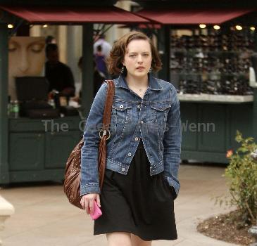 Elizabeth Moss shopping at the Grove in West Hollywood Los Angeles.
