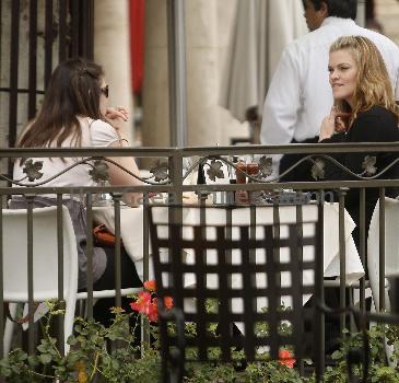 Missi Pyle having lunch at the Grove in West Hollywood Los Angeles.