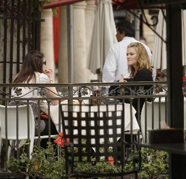 Missi Pyle having lunch at the Grove in West Hollywood Los Angeles.