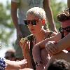 Agyness Deyn and Henry Holland
 spend an afternoon relaxing with friends in Primrose Hill park 
London, England.